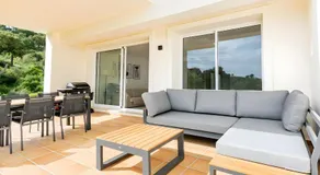 Luxury & Sunny Apartment with Breathtaking View in Marbella East - Image 4