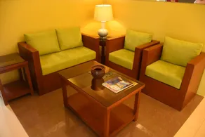 Almon Hotel - Image 2