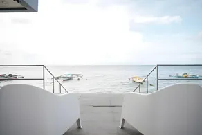 GT Seaside Inn - Image 3