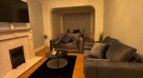 Kings Lodge - Image 2