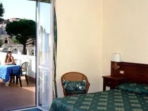 Hotel Vittoria - Image 2