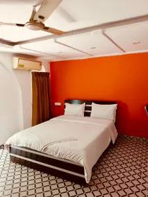 Budget Ac Room Between Osho Garden & Pune Airport - Image 2