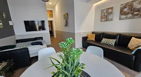 Las Artes Hlius Luxury Apartments - Image 2