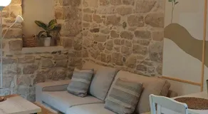 Ellotis Stone Retreat - Image 3