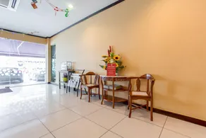 Twin Hotel - Image 4