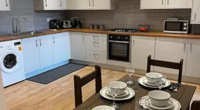 No1 Lux Apartment Nuneaton with Gated, Private Parking - Image 3