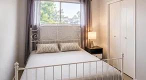 Modern 2-Bedroom Suite, 3-Min Walk to C-Train & Shopping - Image 5