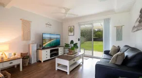 Curley's at Culburra Beach- Pet friendly- Across the road from Curley's Bay - Image 2