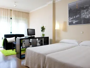 Apartamentos TH La Florida - Image 4