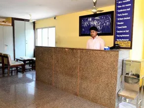 Hotel Kamat Plus - Image 5