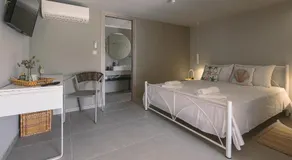 Electra BeachFront Suites, Nea Irakleia - Image 2