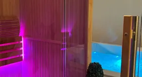 Duplex Luxe - Sauna & Jacuzzi Privatif - Image 4