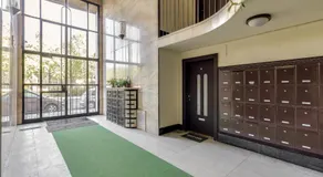 Riverbank Apartment At Parliament - Image 2