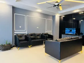 Luxvill Hotel - Image 5