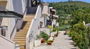 Meliton Inn Hotel & Suites by the beach - Image 5
