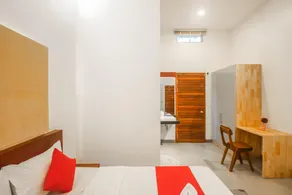 Studio Apartment in Peaceful Residential Area - Image 4