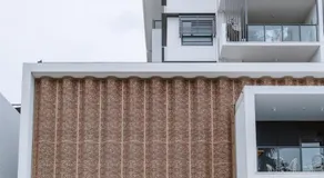 3-Bedroom Apartment with Sea View, Rooftop Pool, Study & Free Parking - Image 4