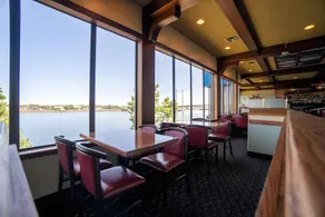 Clover Island Inn - Image 4