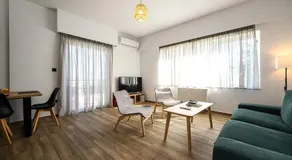 Alexander Apartments Airport - Image 2