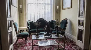 Henderson Castle Inn - Image 5