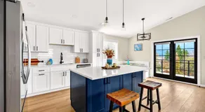 Modern Gorge Retreat Steps from River & Hiking - Image 4
