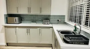 3 Bedroom House sleeps 5, near Ascot, Windor, Bracknell - Image 5