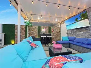 Vacay Spot experience Luna Sky! 65" TV BAR, BBQ, SHOWER massage jets, music, go to FL Keys - Image 5