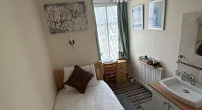 Four Seasons Guest House - Image 2