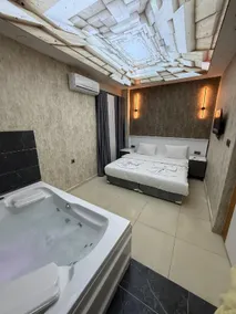Royal Fsm Suites - Image 2