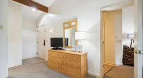 Cedarbrook Deluxe Two Bedroom Suite with outdoor heated pool 21202 - Image 5