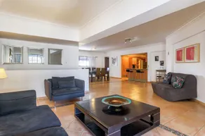 Apartment in Bella Vista Sleeps 10 - Image 3