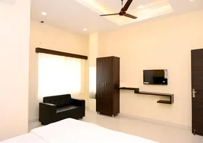 Hotel Satya Inn - Image 2