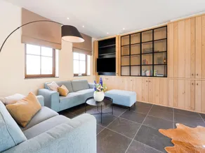 Chic Villa in Comines-Warneton with Garden - Image 2