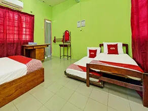 OYO 90278 Redzwan's Beach Resort - Image 2