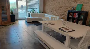 Appartement Bagnols - Les Meublés des Pierres Dorées - Image 2