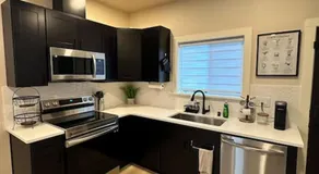 Modern New Build Home 5 min from downtown - Image 3