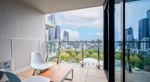 City central park 3 bedroom 8 guests 2 carpark - Image 4