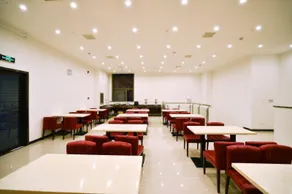 Lavande Hotels Wuhan Wuchang Railway Station Square - Image 5