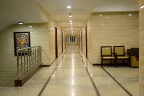 Raya's Grand - Image 5