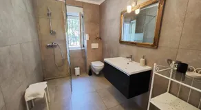 Lavender House - Image 2