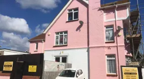 2 BEDROOM FAMILY SUITE , FREE WIFI & Private Car Space & Garden & Entrance , in front of the Pier & Beach , Bedroom1 Double bed ,Bedroom 2 , 3 single beds - Image 2