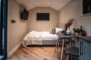 Dinas Lodge - Image 2