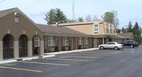 Hometown Inn Galion - Image 3