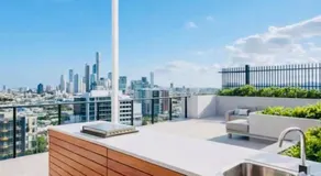 Newstead Apartment with Pool, Gym & Parking - Image 2