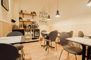 Hostal Live Barcelona - Image 2