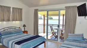 Coast and Country Cabin 3 - Image 2