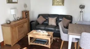 Cosy Peak District Barn Conversion nr Alton Towers - Image 2