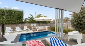 The Point - Luxury Beachside Entertainer With Heated Pool - Image 5