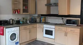 Golden Cross Guesthouse - Image 2