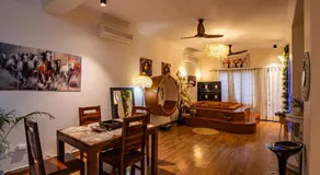 Cocktail room - Image 5
